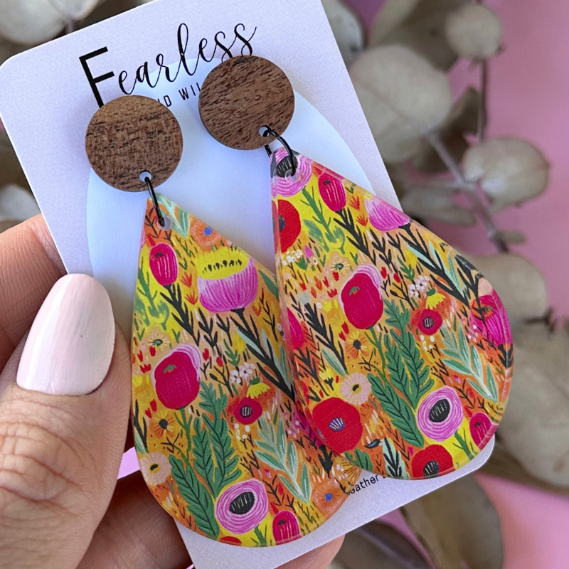 Angie Oversized Floral Acrylic