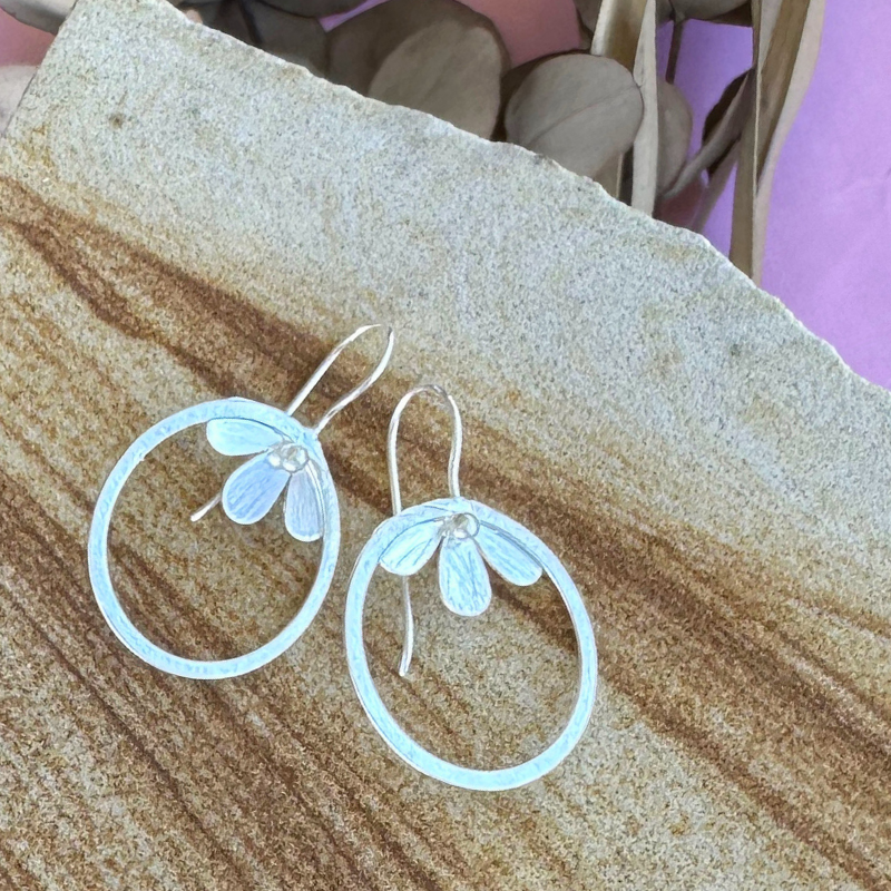 Silver Flower Circle