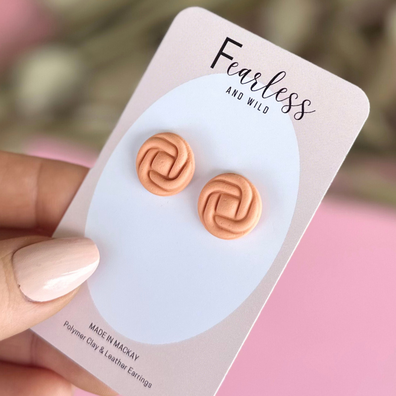 Round Stud Peach Knot