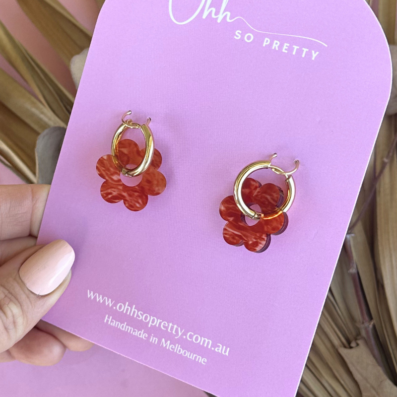 Amber Swirl Daisy Hoop Acrylic