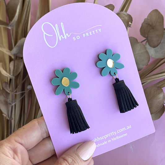 Teal Daisy Tassel Acrylic