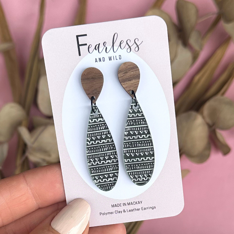 Kerrie Lineal Acrylic