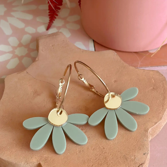 Jumbo Daisy Hoop Sage