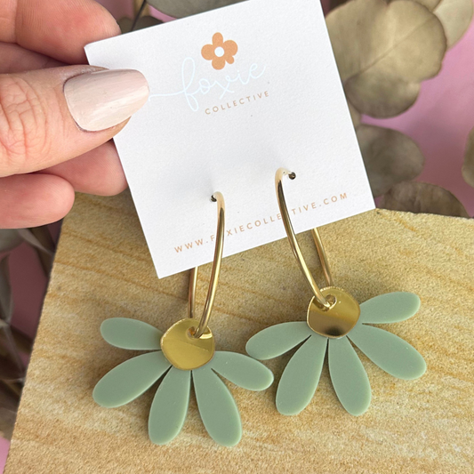 Jumbo Daisy Hoop Sage