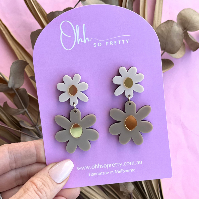 Nude Daisy Double Drop Acrylic