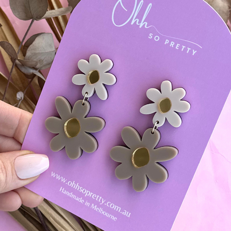 Nude Daisy Double Drop Acrylic