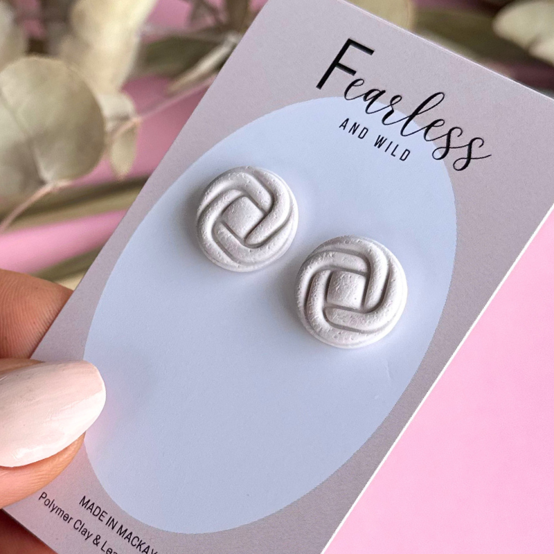 Round Stud Nude Knot