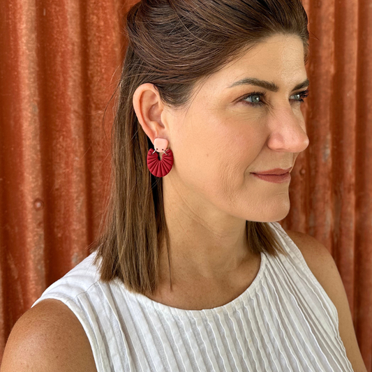 Lila Red