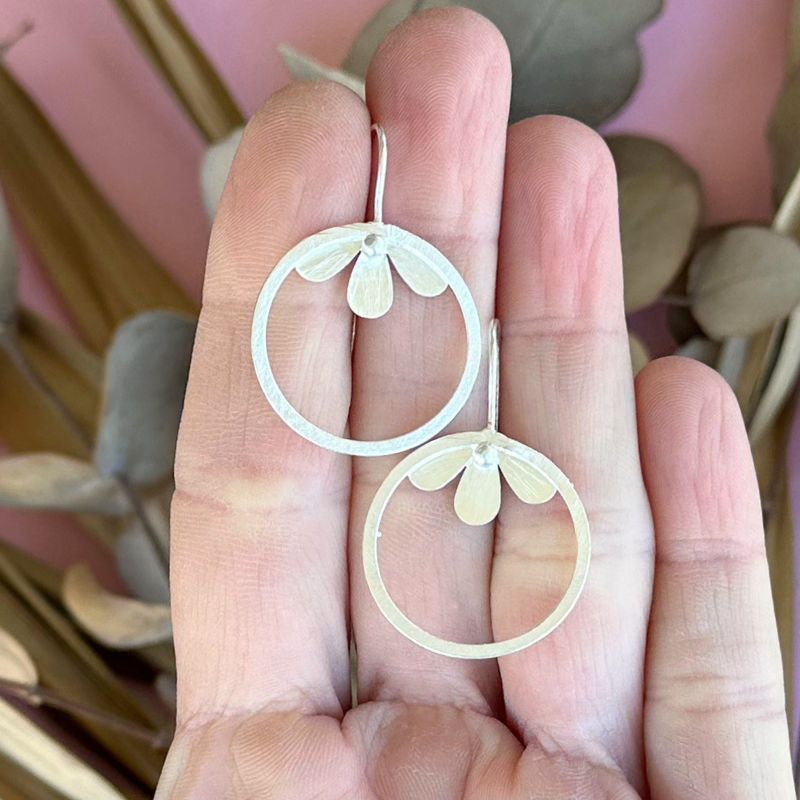 Silver Flower Circle