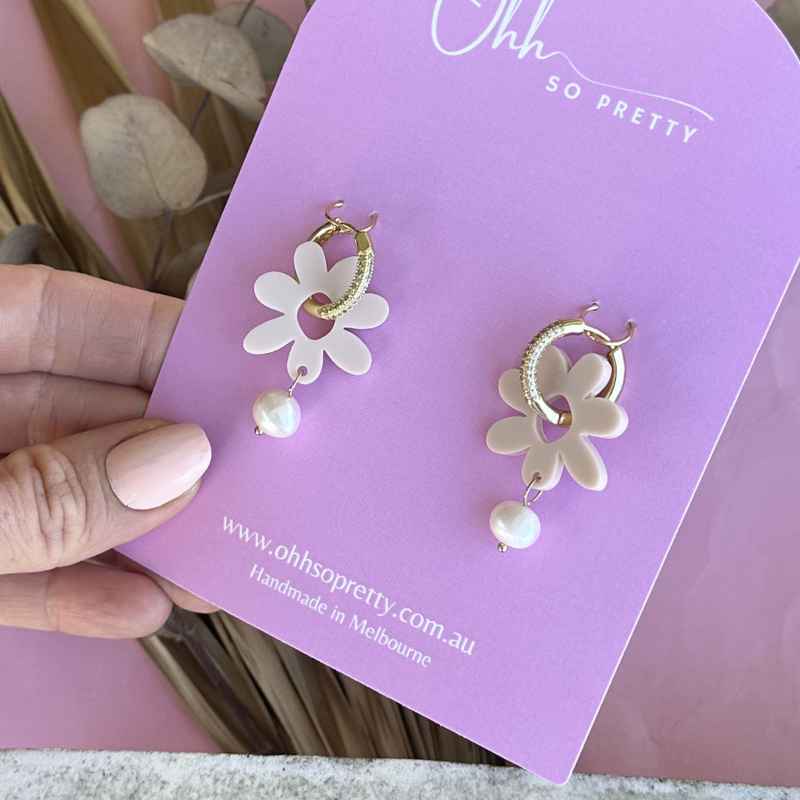 Nude Daisy Pearl Hoop Acrylic