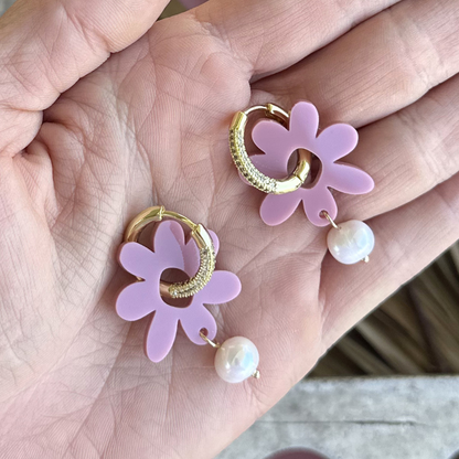 Musk Daisy Pearl Hoop Acrylic