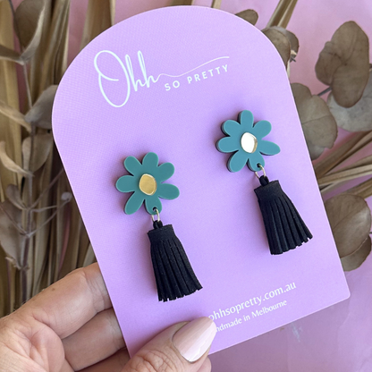 Teal Daisy Tassel Acrylic