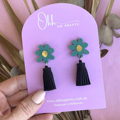 Teal Daisy Tassel Acrylic
