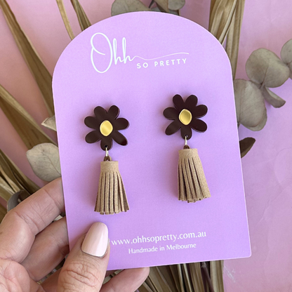 Chocolate Daisy Tassel Acrylic