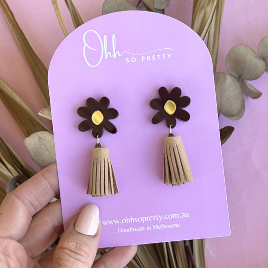 Chocolate Daisy Tassel Acrylic