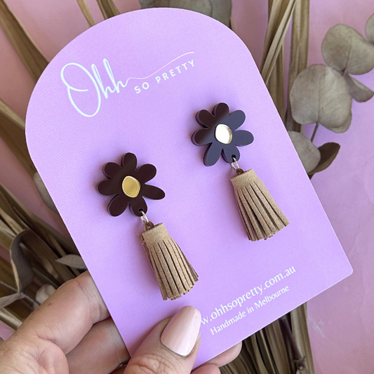 Chocolate Daisy Tassel Acrylic