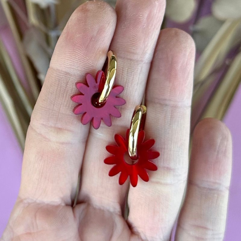 Tudy Red Daisy Hoop Acrylic