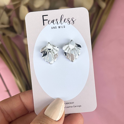 Daisy Petal Misty Mocha Stud