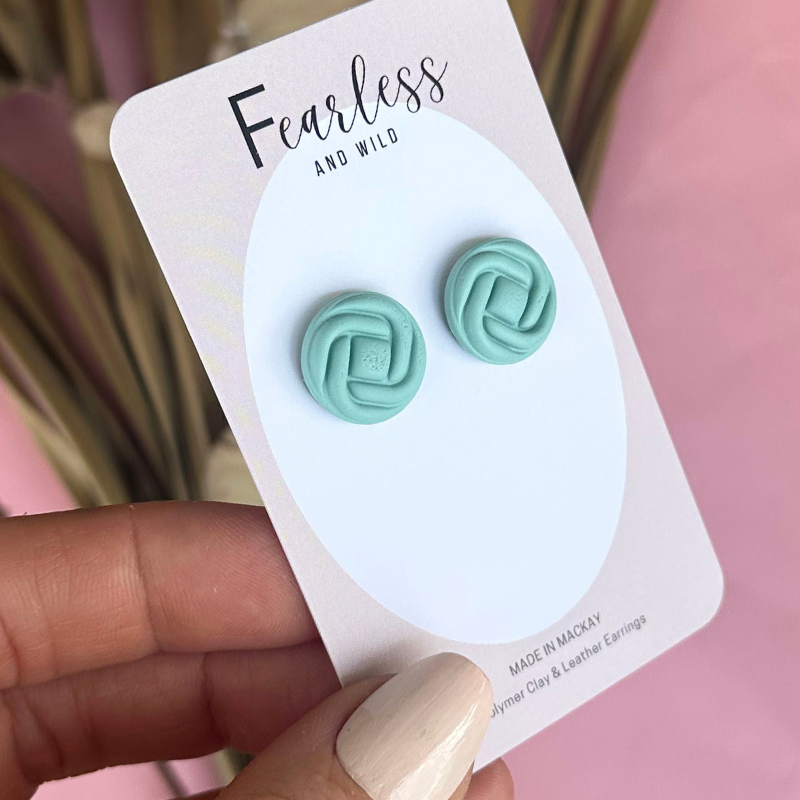 Round Stud Sage Knot