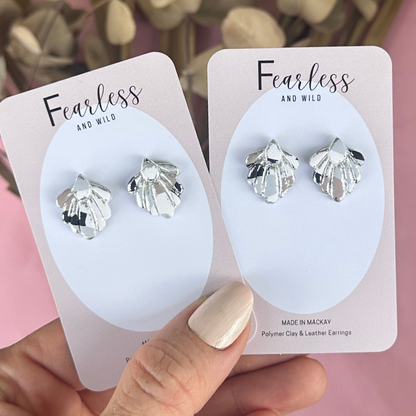 Daisy Petal Misty Mocha Stud