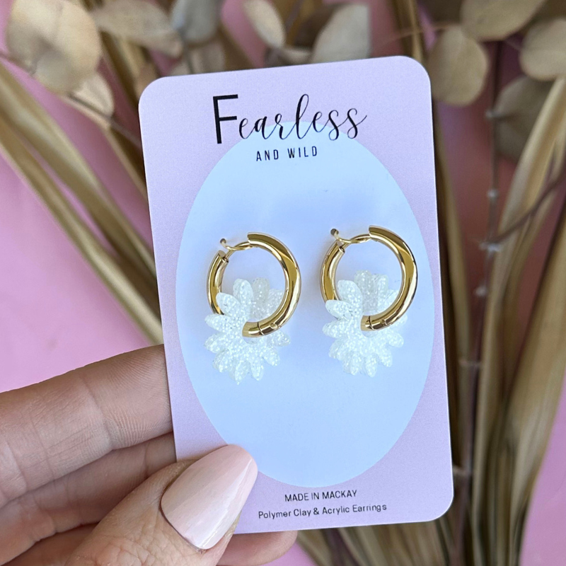 Tudy White Glitter Daisy Hoop Acrylic